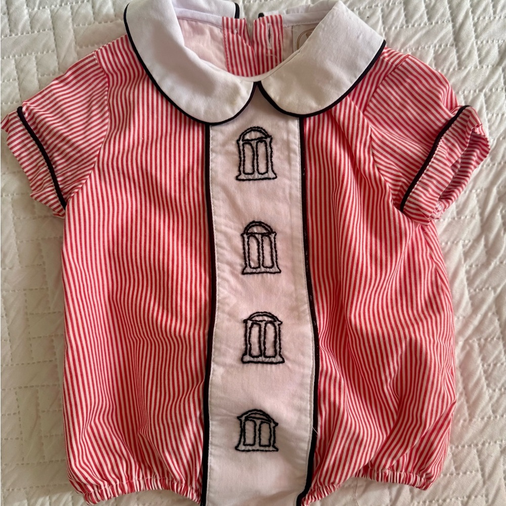 UGA 3M bubble Little Bear Smocks  - EUC